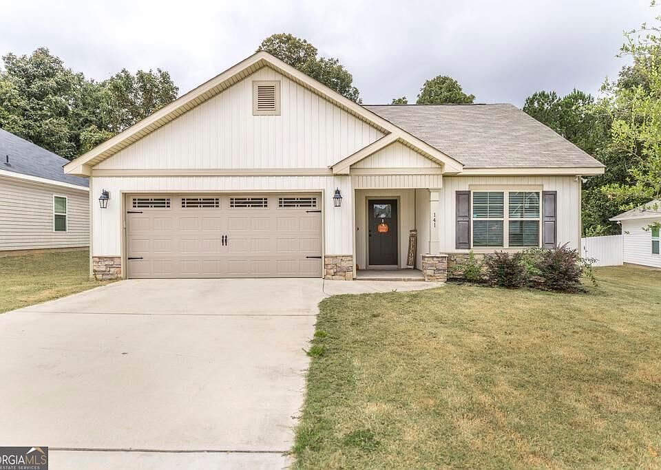 1st image of 141 Red Tail Cir