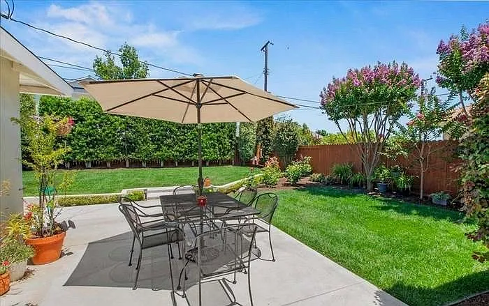118 N Ashford Pl — Photo 14