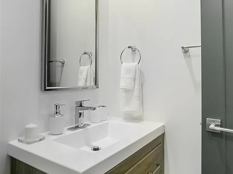511 Memorial Heights Dr — Photo 9