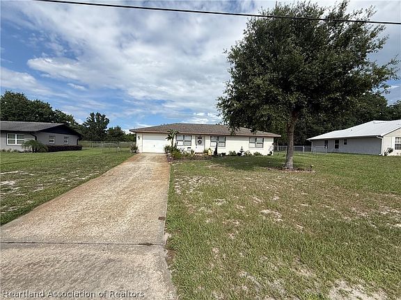 2nd image of 1739 Tayloe Ln