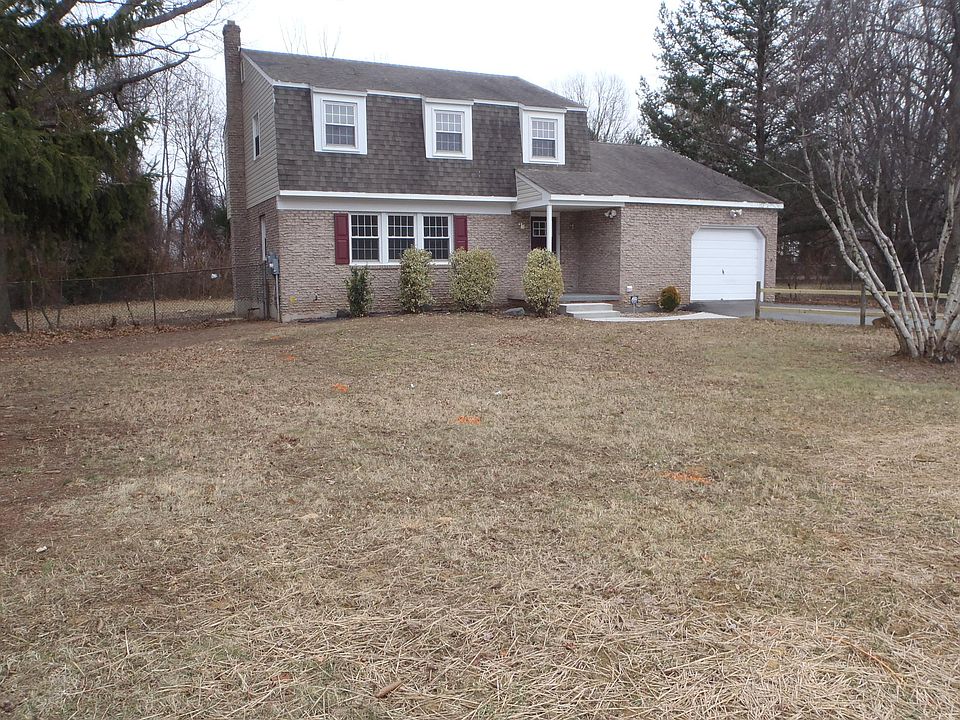 1st image of 14 Brookmont Dr