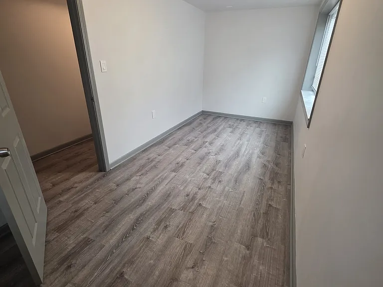 518 George St — Photo 9