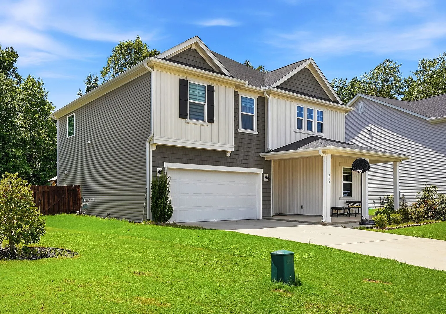Available Now! Incentives- $500 Off First Month's Rent W/Approved Application & Signed Lease — Photo 3