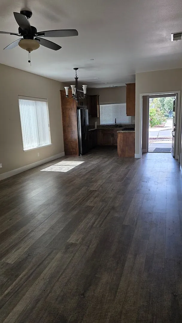 Lovely, newer 3 bedroom home with quiet, end of street location — Photo 2
