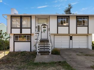 930 Prescott Ln, Springfield, OR 97477