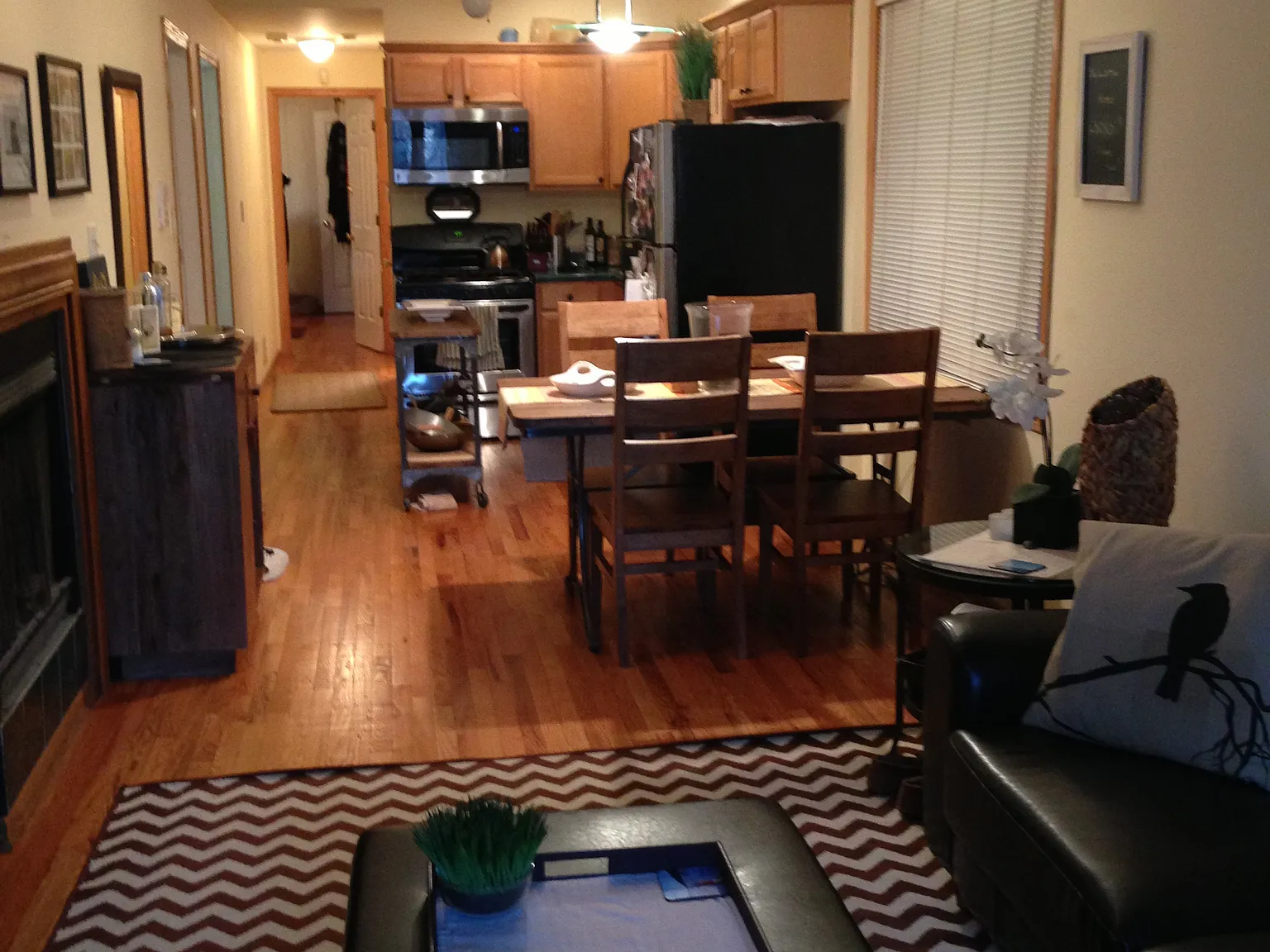 3 bed, 1300 sqft, $900 — Photo 1