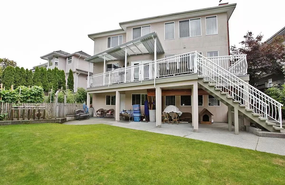 4 bed, 3300 sqft, $4,100 — Photo 2
