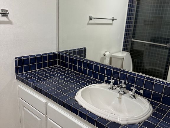 5th image of 417 W Columbia Rd