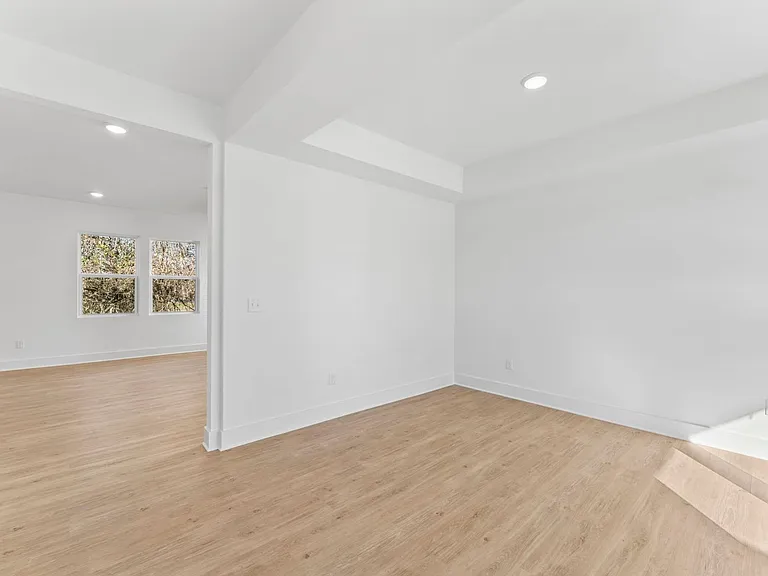 141 Rose Hannah Dr — Photo 15