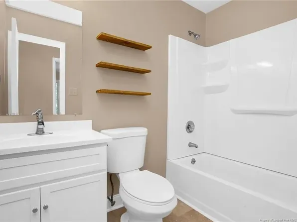 6408 Dunham Dr, Fayetteville, NC 28304