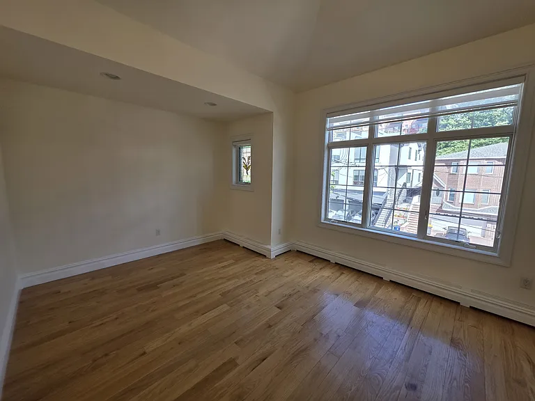 527 Roff Ave #B — Photo 6