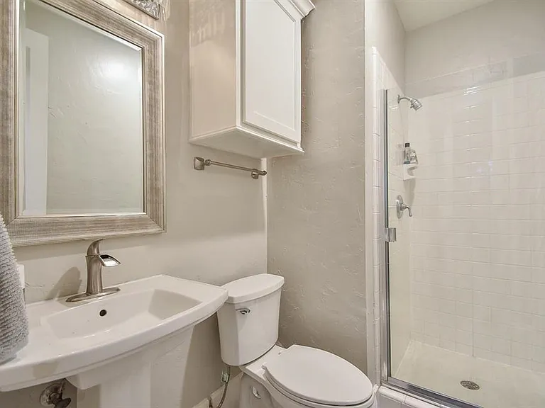 4526 Lakeside Meadow Dr — Photo 28