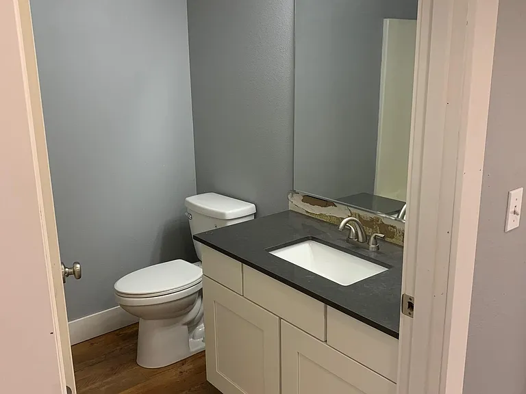 754 NE Oak Pl — Photo 5