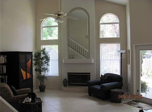 2nd image of 915 W Beacon Ave