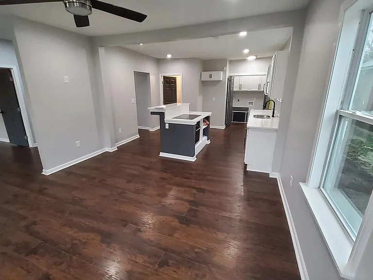 903 N Willett St — Photo 6