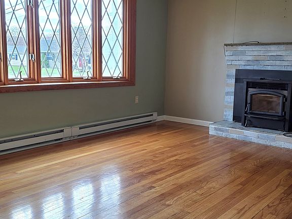 3rd image of 91 Shuttlemeadow Road