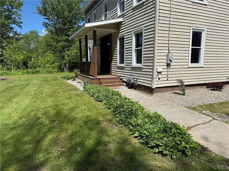 6637 Dix Rd — Photo 2