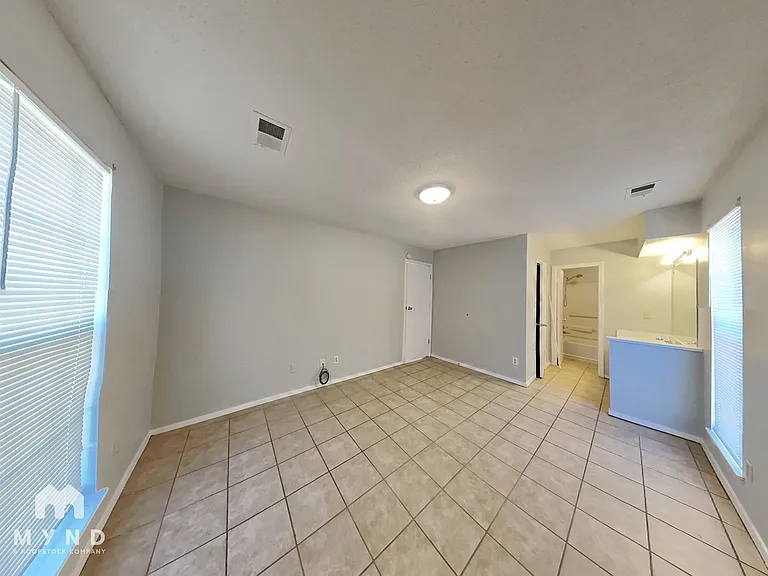 3535 Laurel Cv — Photo 16