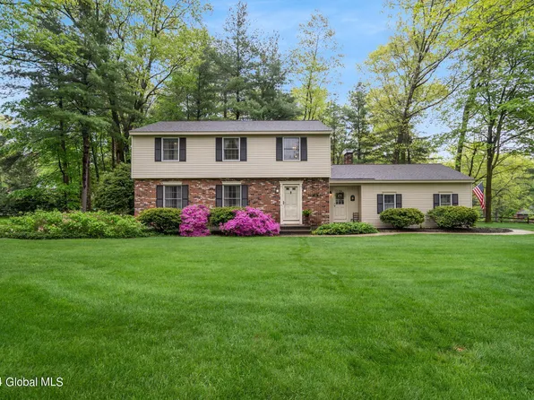 12 Nottingham Way N, Clifton Park, NY 12065
