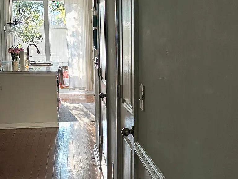 3367 Eastman Dr — Photo 7