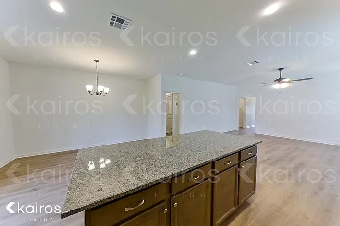 206 Teddy Ln — Photo 8