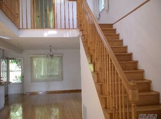 7153 244th St, Douglaston, NY 11362