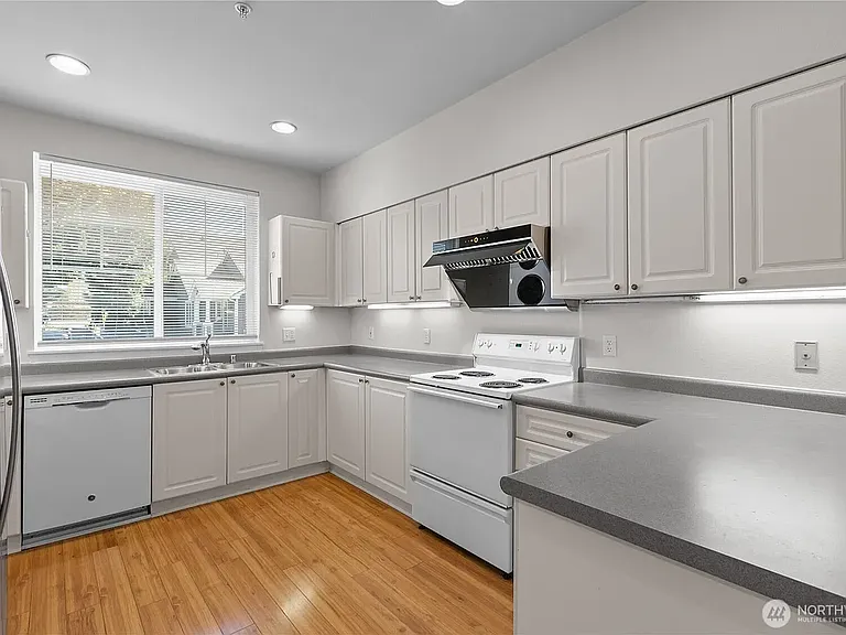 16125 Juanita Woodinville Way NE #219 — Photo 24