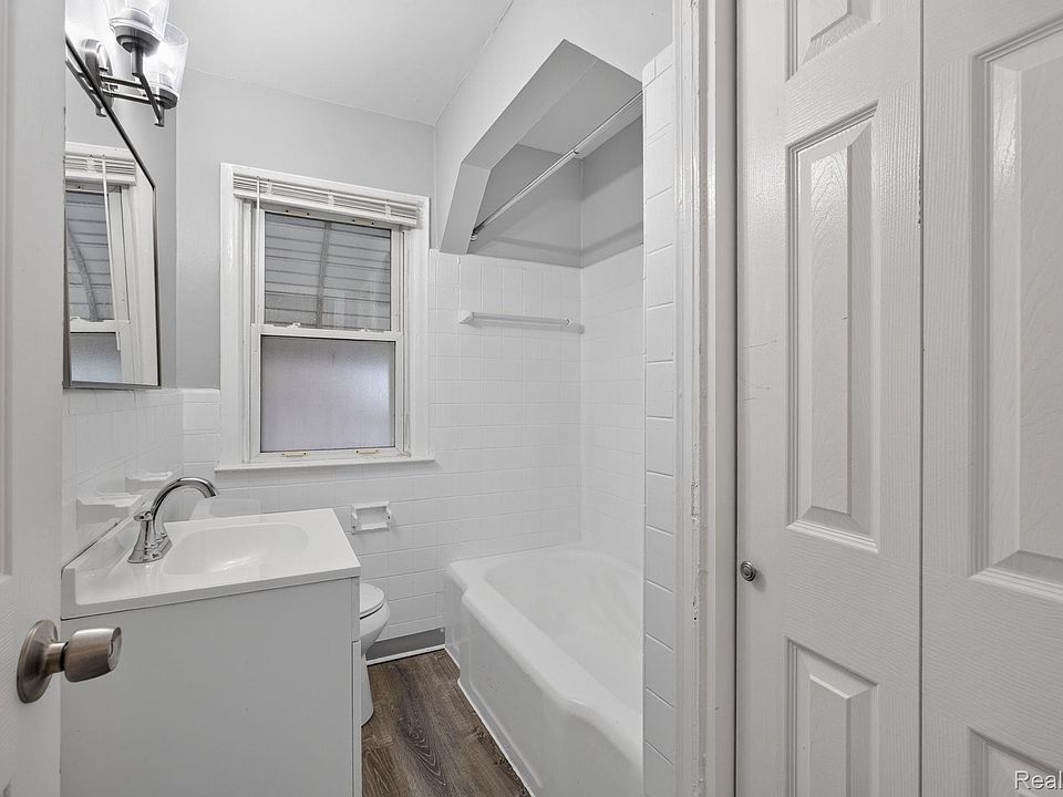 20206 Greeley St, photo 9