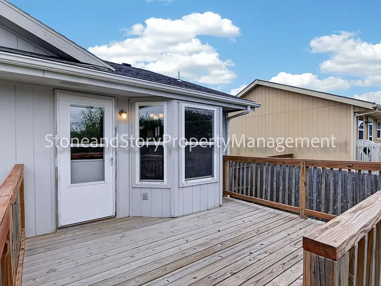 6926 SW 17th St — Photo 37