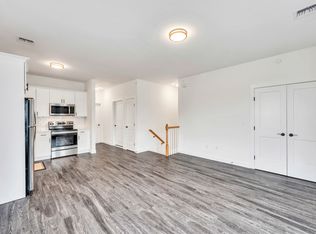 140 S Clinton Ave, Bay Shore, NY 11706