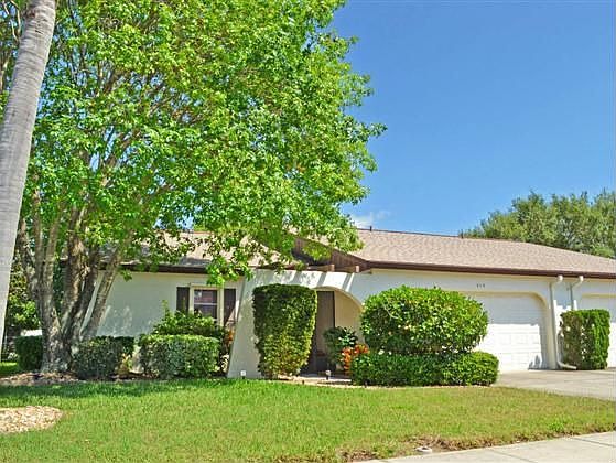 1st image of 652 Foxwood Blvd