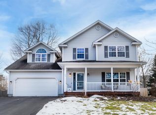 24 Wilkinson Dr, Essex Junction, VT 05452