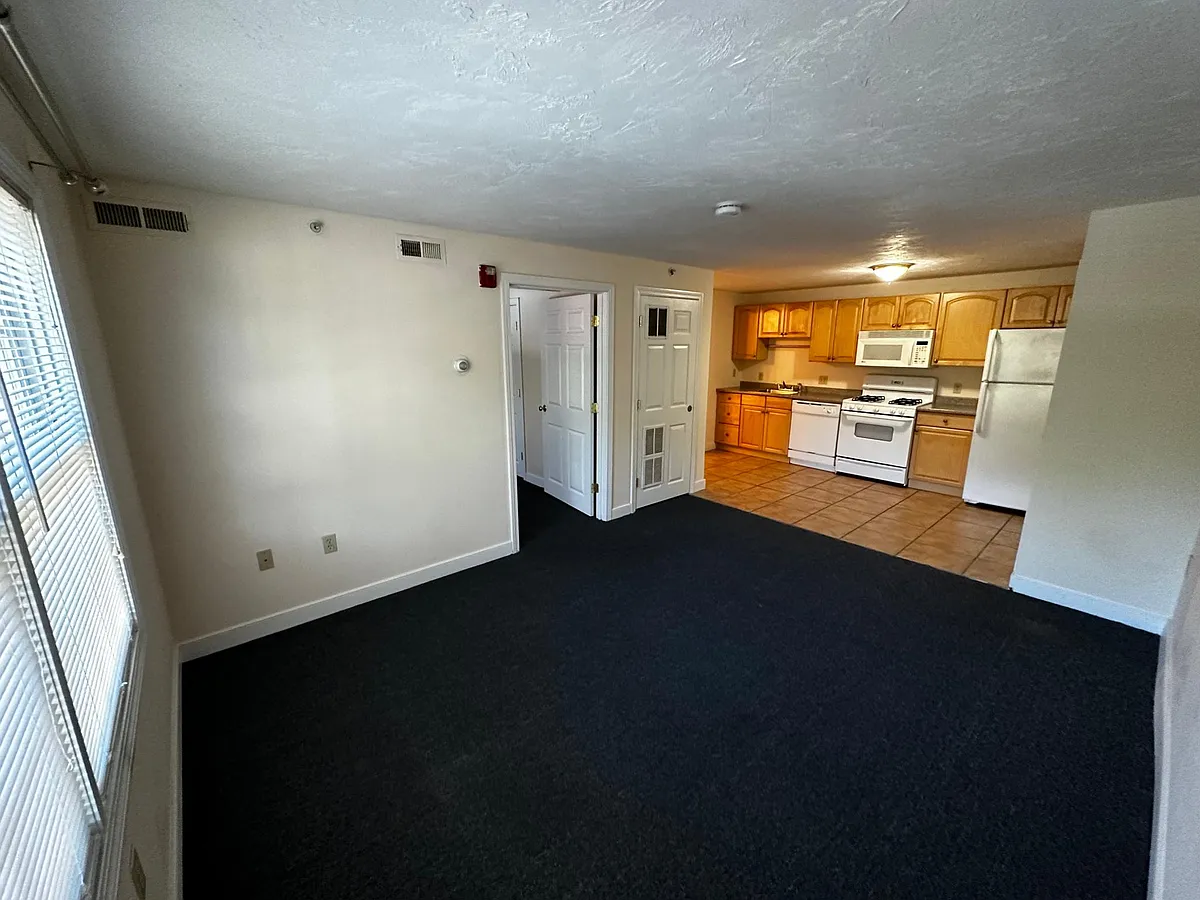 Building Photo - 60 Nason St #8