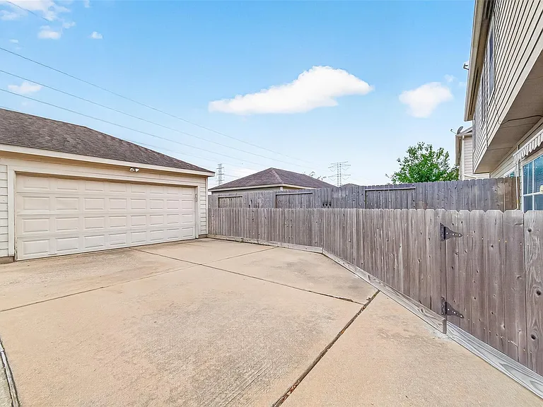 16855 Mammoth Springs Dr — Photo 30