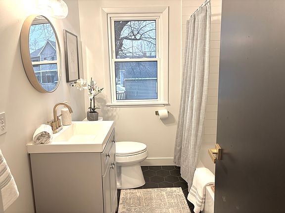4th image of 5844 Zenith Ave S