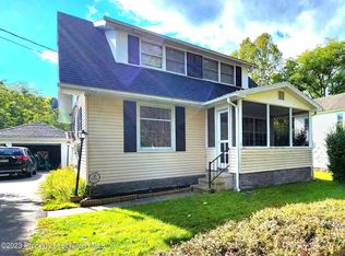 28 High St, Nicholson, PA 18446