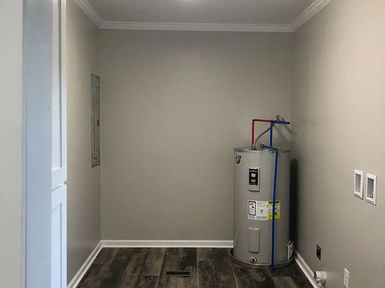 2420 E Central Ave — Photo 9