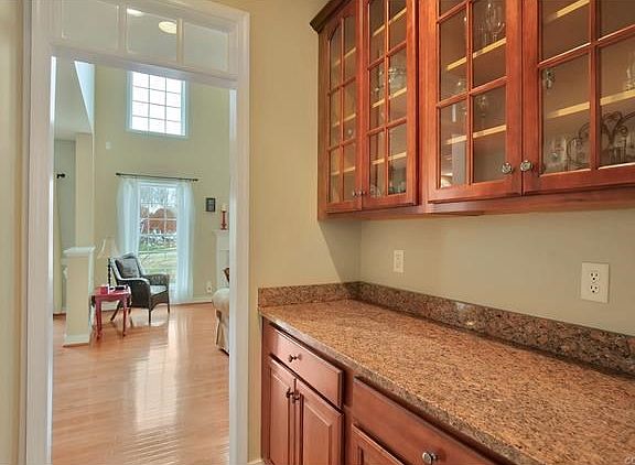 Butlers Pantry!  Granite Counter tops!