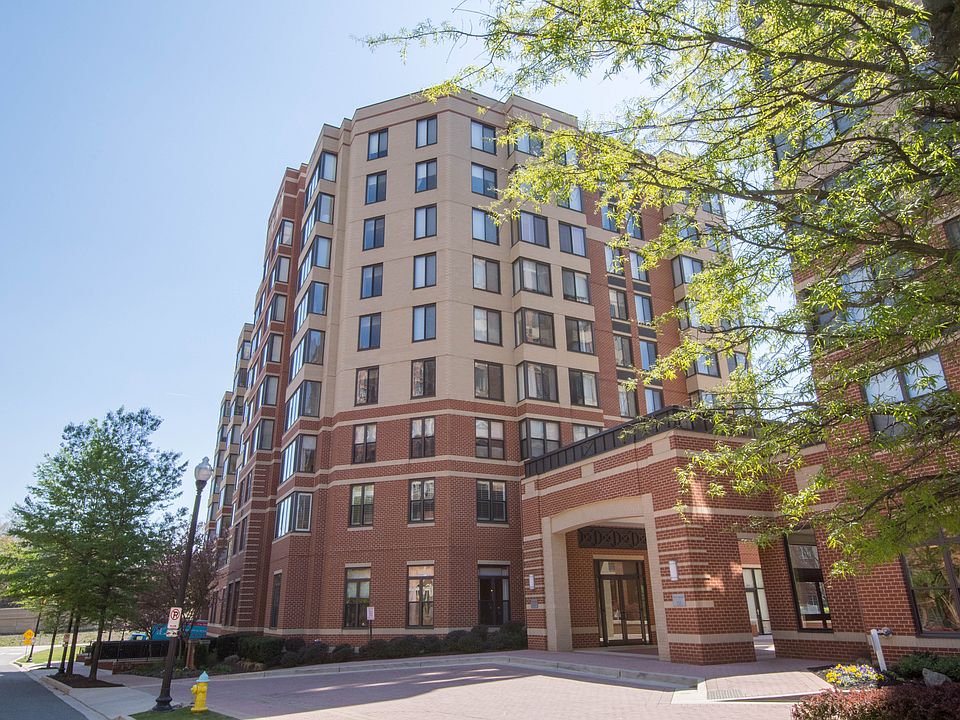 1st image of 2220 Fairfax Dr APT 407