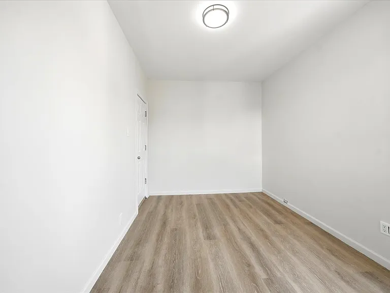 246 Stone Ave #1 — Photo 4