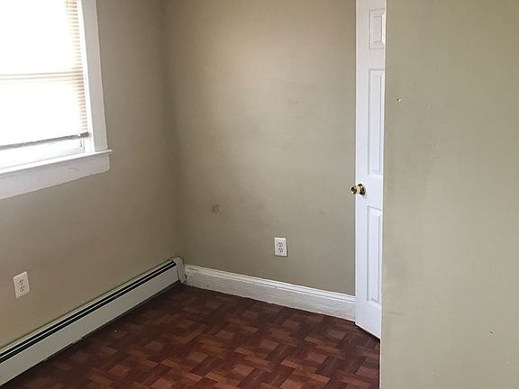 3rd image of 669 S 17th St APT 04