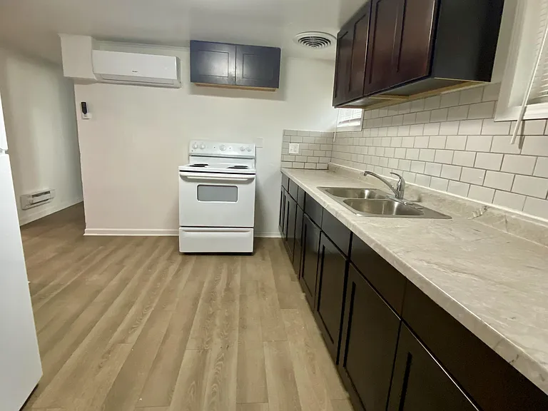 1113 W Hill St #1 — Photo 5