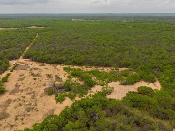 12 FM 1581, Pearsall, TX 78061