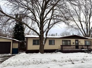 435 Piccadilly Cir, Bismarck, ND 58504