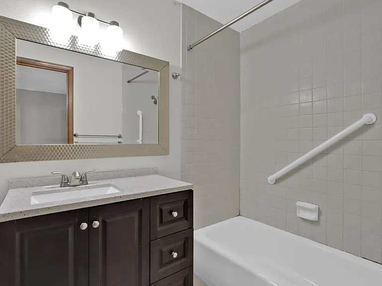730 N Resler Dr #B — Photo 30