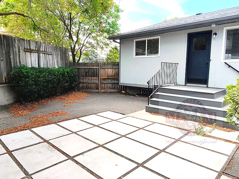 2025 S Broadmoor St #2025 — Photo 23