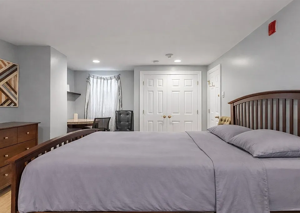 1170 Massachusetts Ave #2