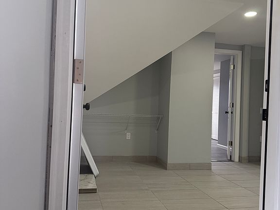 2nd image of 31-33 Bloomfield Ave