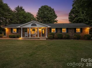 3328 Sulphur Springs Rd NE, Hickory, NC 28601