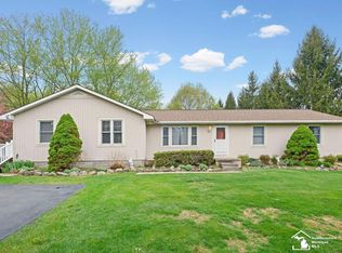 2760 Spring Hill Dr, Howell, MI 48843